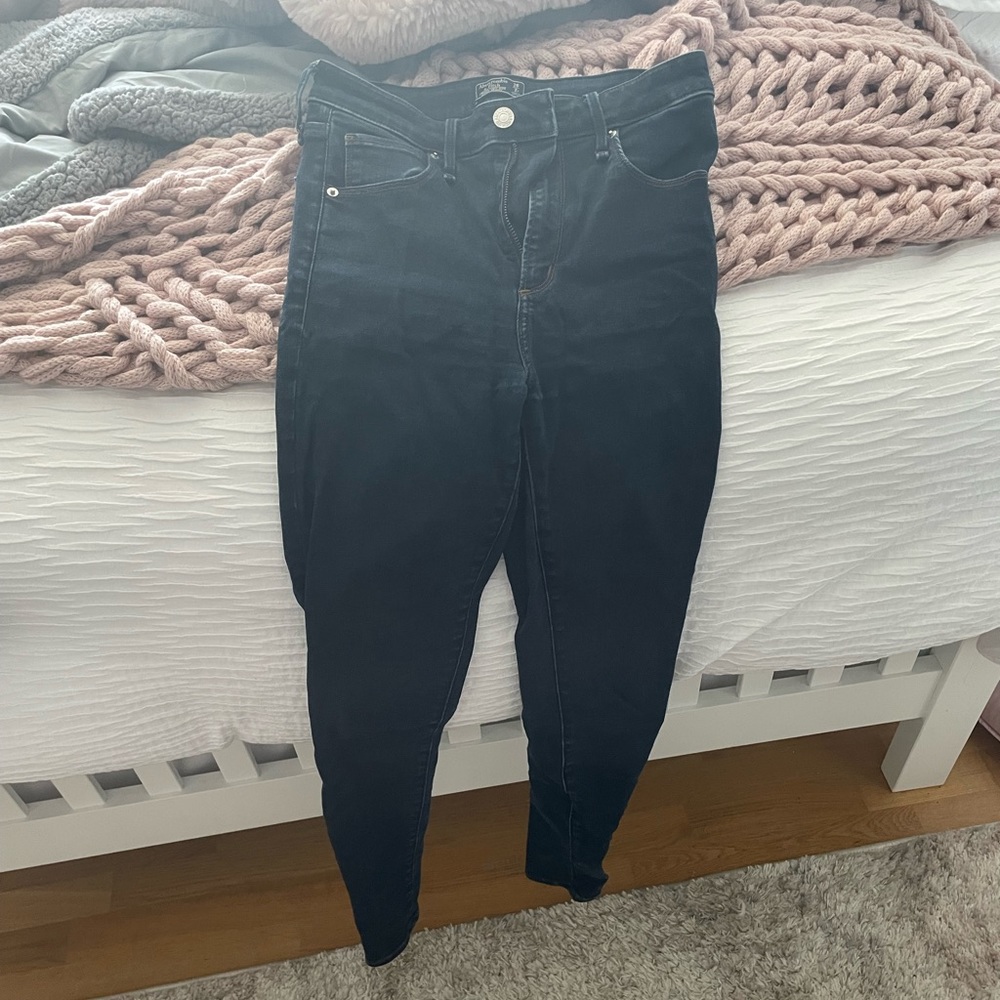 Abercrombie size 26 skinny jeans